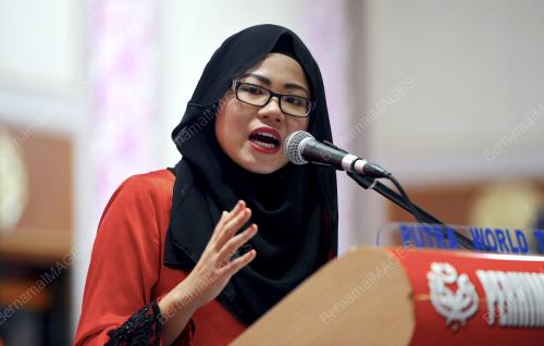 UMNO153_26112014_NORZULAIQHA
