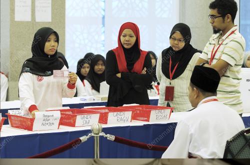 UMNO156_19102013_KIRA