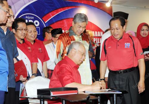 UMNO157_30112016_PM_BUKU