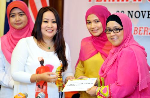 UMNO15_03122013_PUTERI
