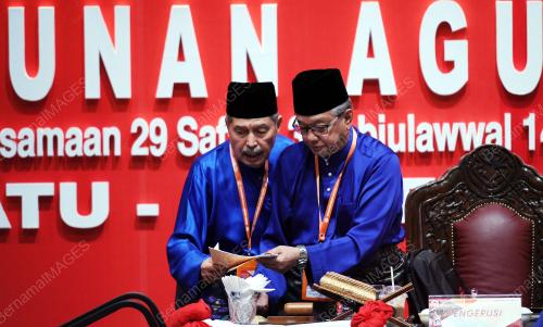 UMNO170_01122016_UMNO