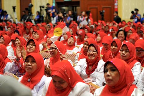 UMNO17_04122013_WANITA