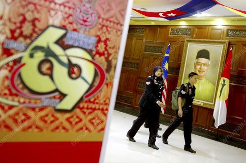UMNO17_07122015_TINJAUAN