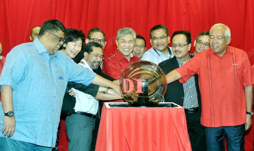 UMNO17_29112016_LAMAN_MEDIA
