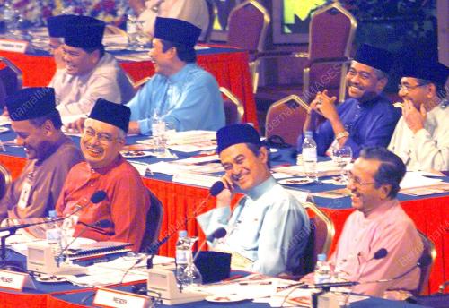 UMNO18-21_06_2001_LAUGHTER_27012016