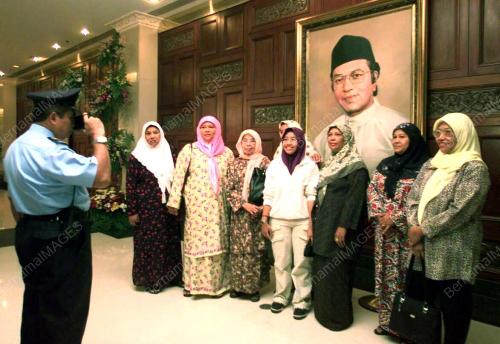 UMNO2-23_06_2001_CHEESE_27012016