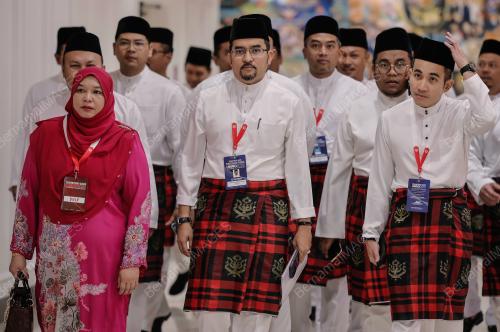 DATUK DR ASYRAF WAJDI DUSUKI