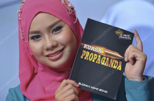 UMNO21_28112014_BUKU