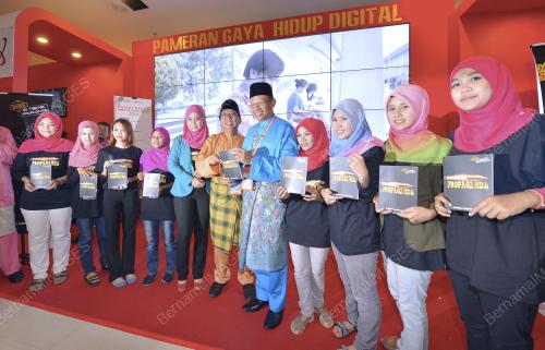 UMNO22_28112014_BUKU
