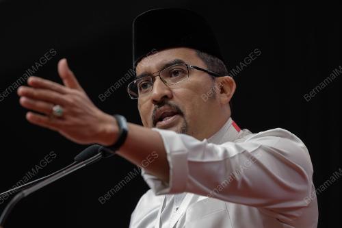 DATUK DR ASYRAF WAJDI DUSUKI