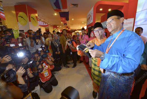 UMNO23_28112014_BUKU_2