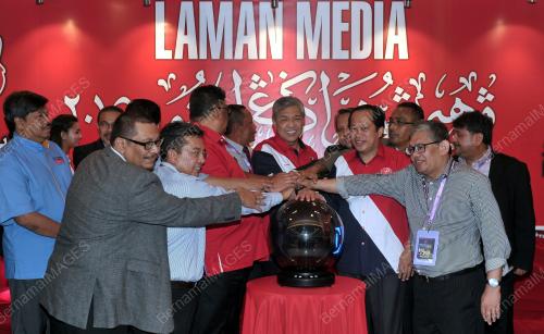 UMNO24_08122015_LAMAN