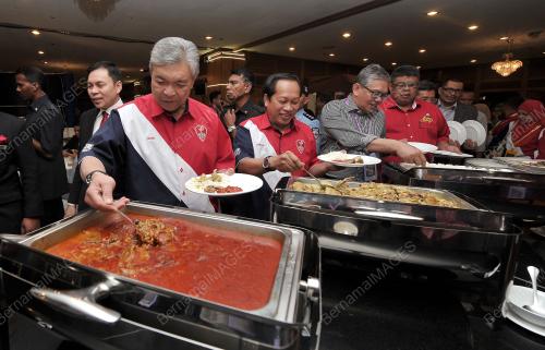 UMNO25_08122015_LAMAN