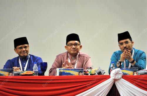 UMNO25_11122015_MT