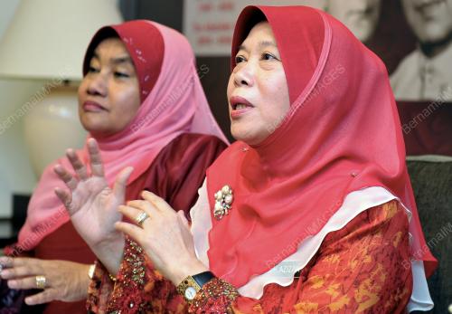 UMNO26_02122013_WANITA