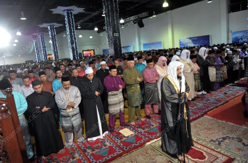UMNO27_06122013_SOLAT