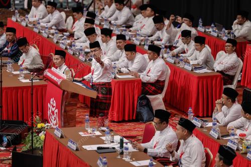 DATUK DR ASYRAF WAJDI DUSUKI