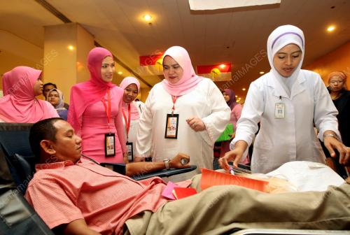 PERHIMPUNAN AGUNG UMNO KE 61