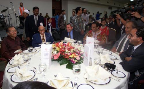 UMNO28-21_06_2001_PM-MAKAN_27012016
