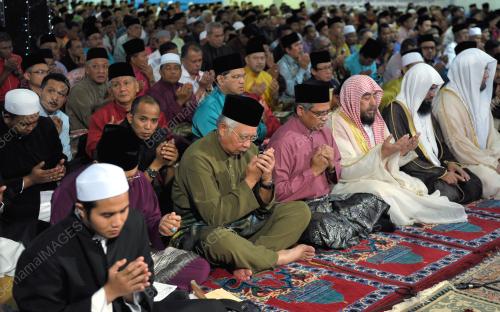 UMNO29_06122013_SOLAT