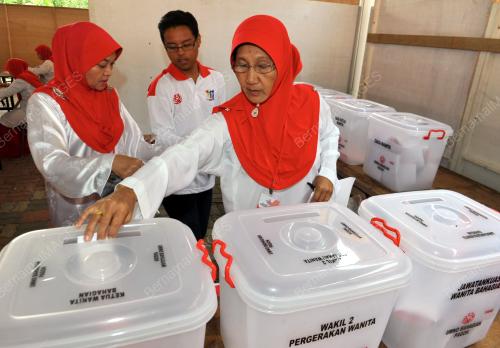 UMNO32_12102013_WANITA