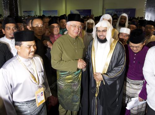 UMNO33_06122013_SOLAT_JUMAAT