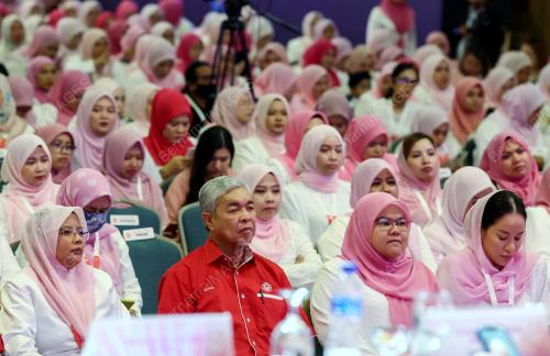 PERHIMPUNAN AGUNG PUTERI
