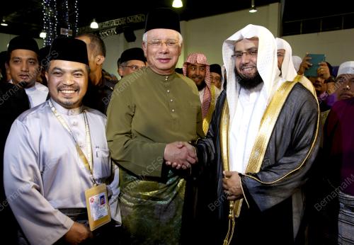 UMNO34_06122013_SOLAT_JUMAAT
