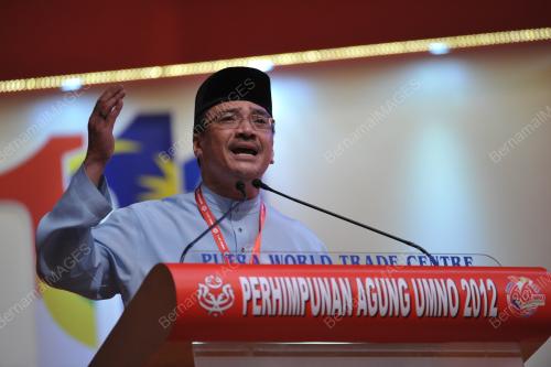 UMNO35_01122012_UMNO_12