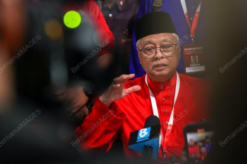 DATUK SERI ISMAIL SABRI YAAKOB