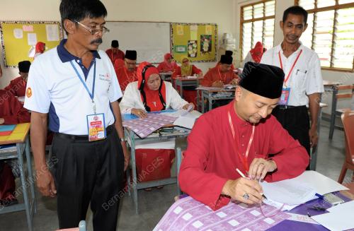 UMNO36_19102013_MUKHRIZ