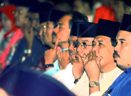 UMNO4-22_06_2001_ATTENTIVE_27012016