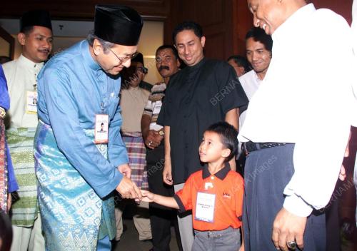 UMNO4-23_06_2001_VISITOR_23062001