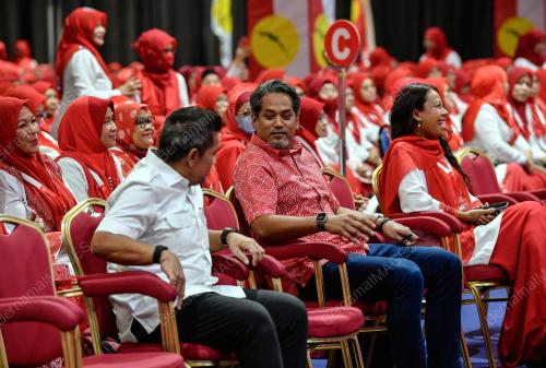KHAIRY JAMALUDDIN