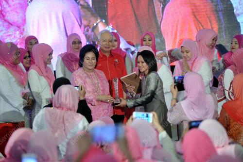 UMNO40_30112016_PUTERI