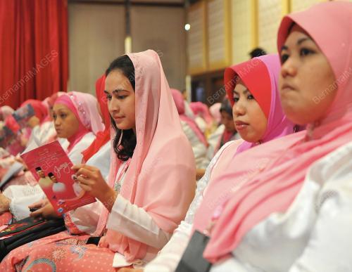 UMNO41_28112012_PUTERI
