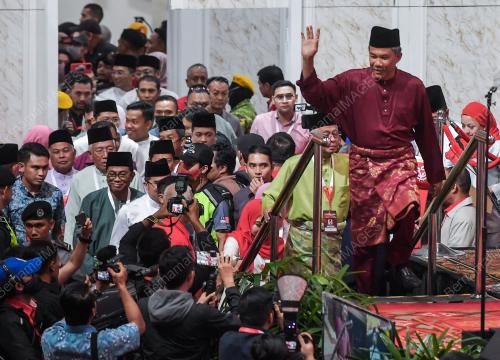 DATUK SERI MOHD HASAN