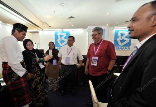 UMNO44_11122015_KJ