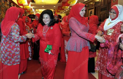 UMNO45_02122013_WANITA