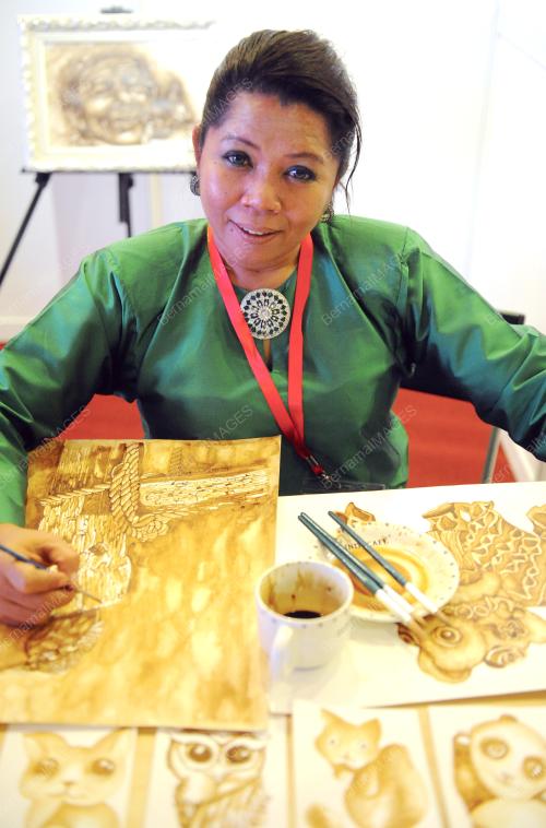 UMNO45_08122015_LUKISAN_KOPI