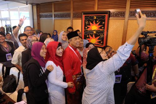 UMNO48_12122015_NAIB