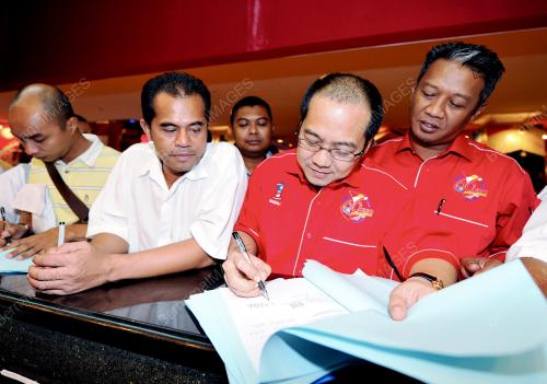 UMNO48_27112012_UMNO_2012