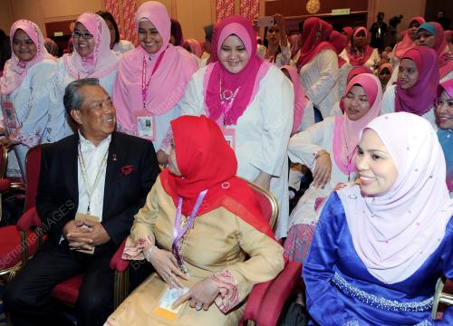UMNO49_04122013_PUTERI