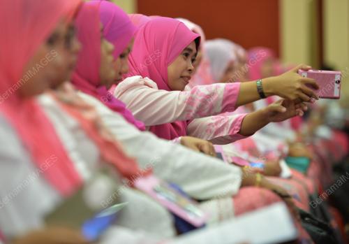 UMNO51_09122015_PUTERI