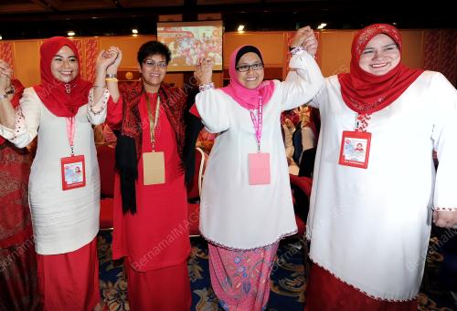 UMNO52_04122013_PUTERI