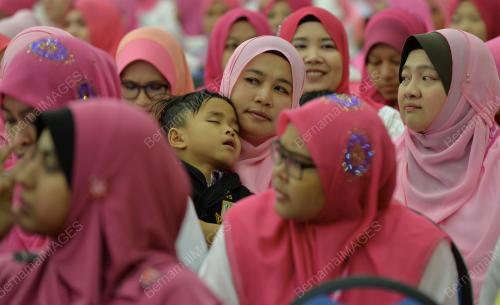 UMNO54_09122015_PUTERI