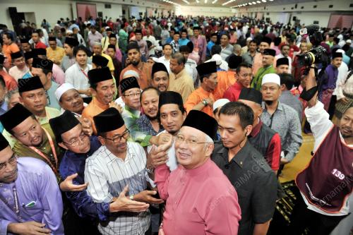 UMNO55_01122016_SOLAT_JUMAAT