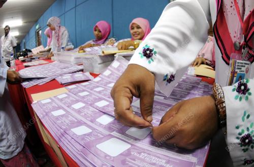 UMNO55_19102013_UNDI