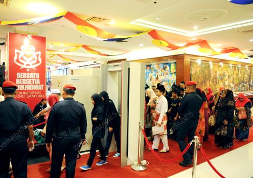 UMNO56_26112014_POLIS