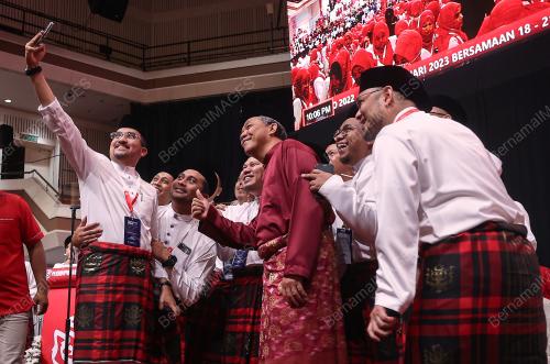DATUK SERI MOHAMAD HASSAN